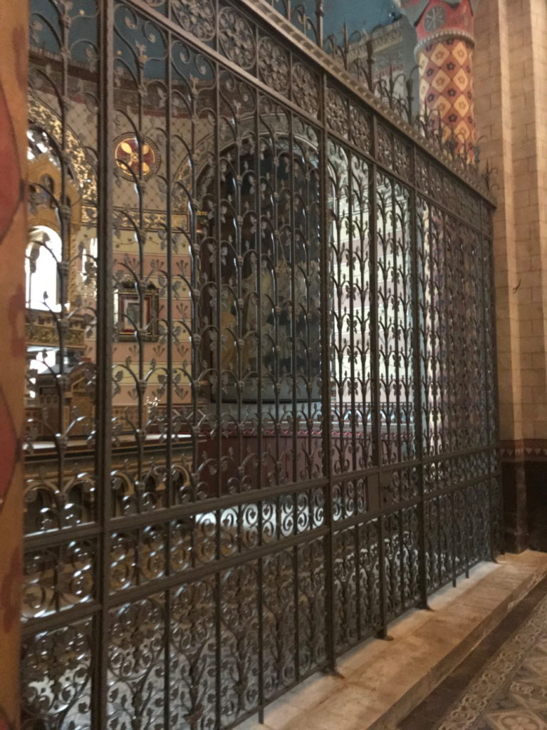 Fabrication et reproduction des éléments en fonte et en fer forgé des grilles de cahors.