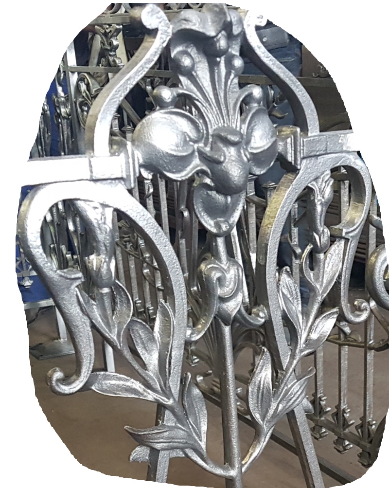 Reproduction en fonte d'un balcon - garde-corps